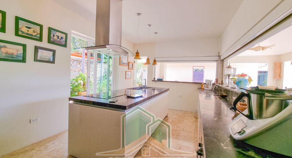 For rent and for sale 5 bedrooms house in Bang Lamung, Chonburi