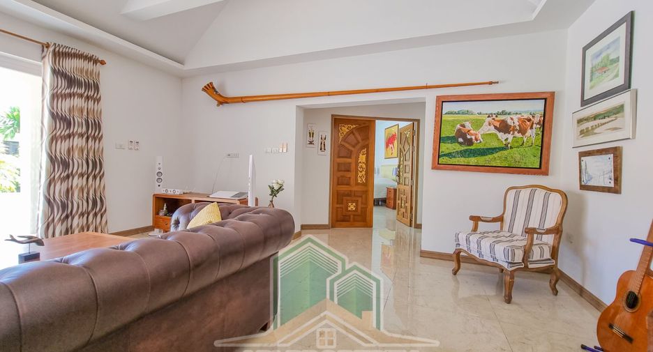 For rent and for sale 5 bedrooms house in Bang Lamung, Chonburi