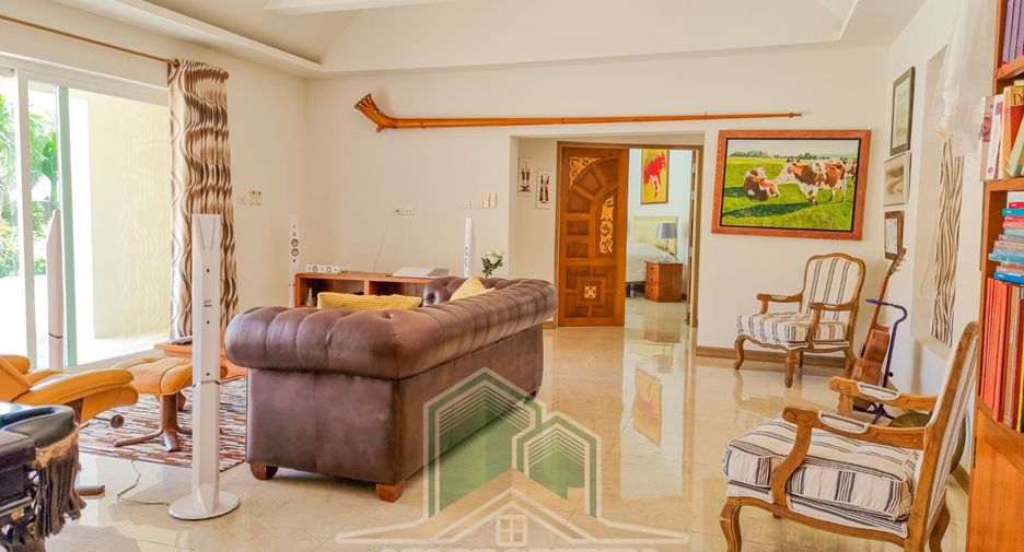 For rent and for sale 5 bedrooms house in Bang Lamung, Chonburi