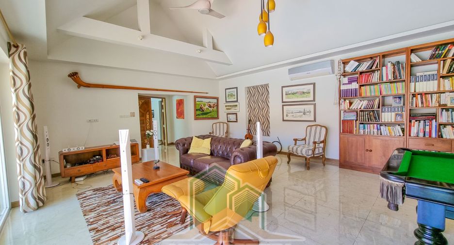 For rent and for sale 5 bedrooms house in Bang Lamung, Chonburi