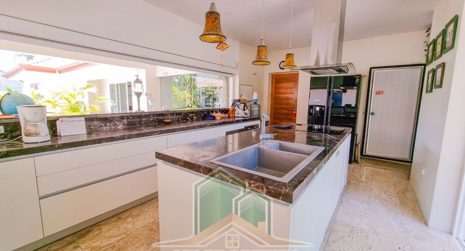 For rent and for sale 5 bedrooms house in Bang Lamung, Chonburi