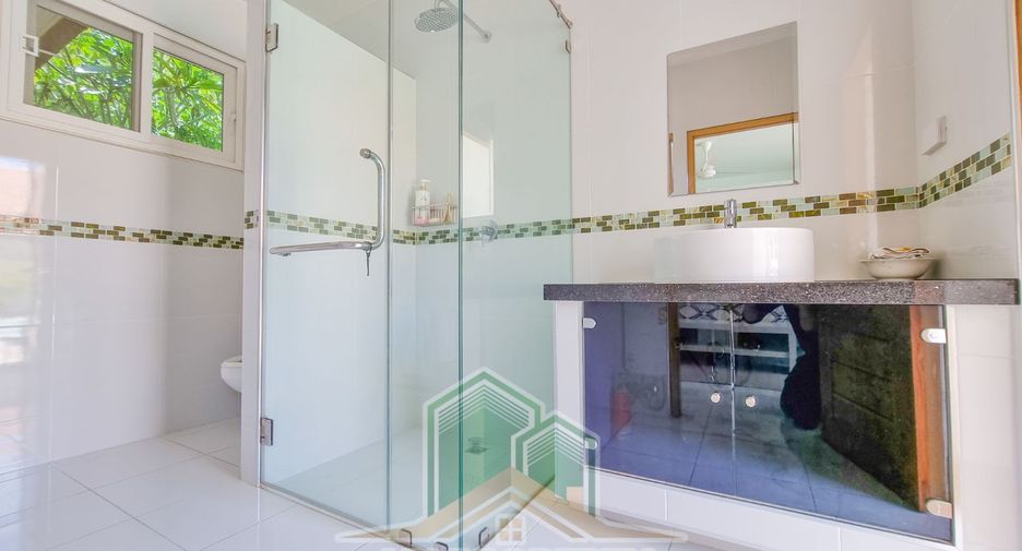 For rent and for sale 5 bedrooms house in Bang Lamung, Chonburi