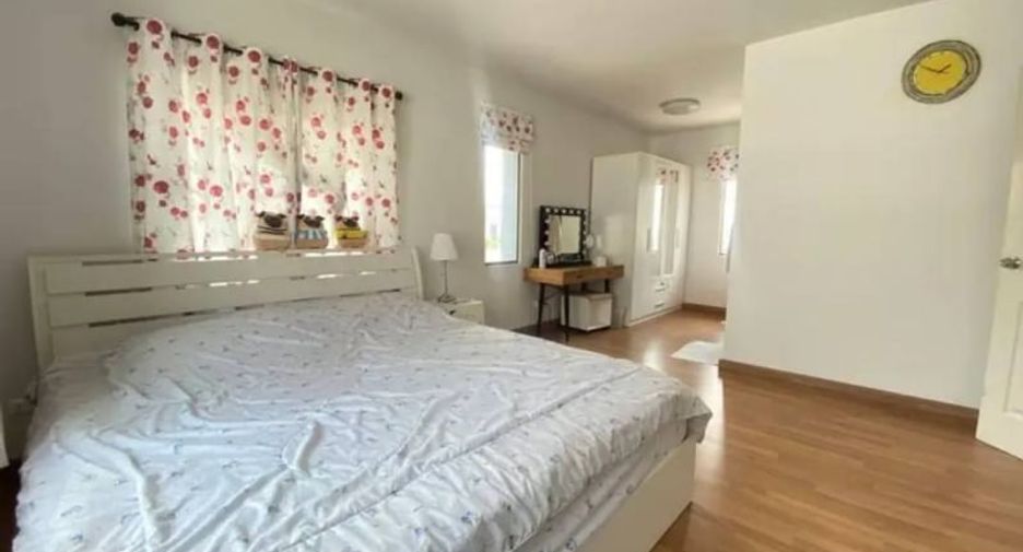 For sale 3 bedrooms house in Si Racha, Chonburi