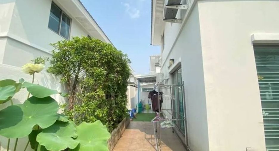 For sale 3 bedrooms house in Si Racha, Chonburi