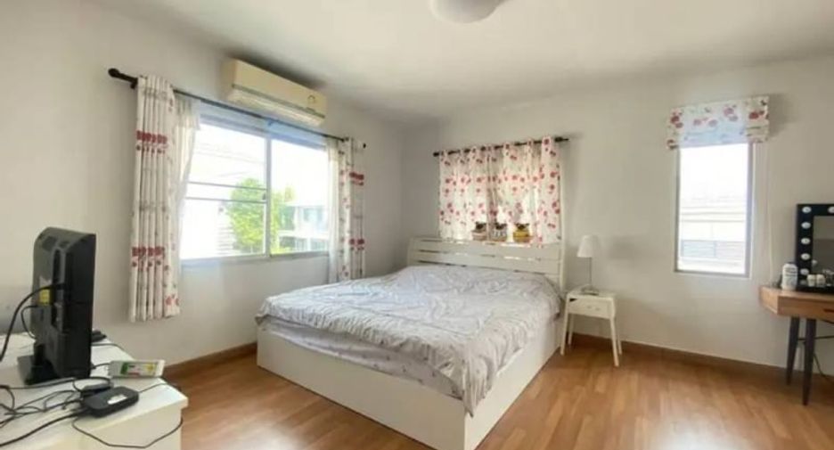 For sale 3 bedrooms house in Si Racha, Chonburi