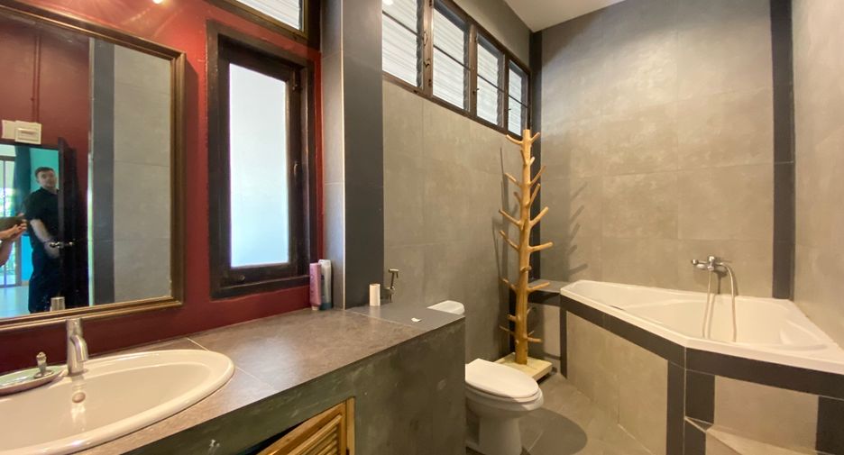 For sale 7 bedrooms house in Hang Dong, Chiang Mai