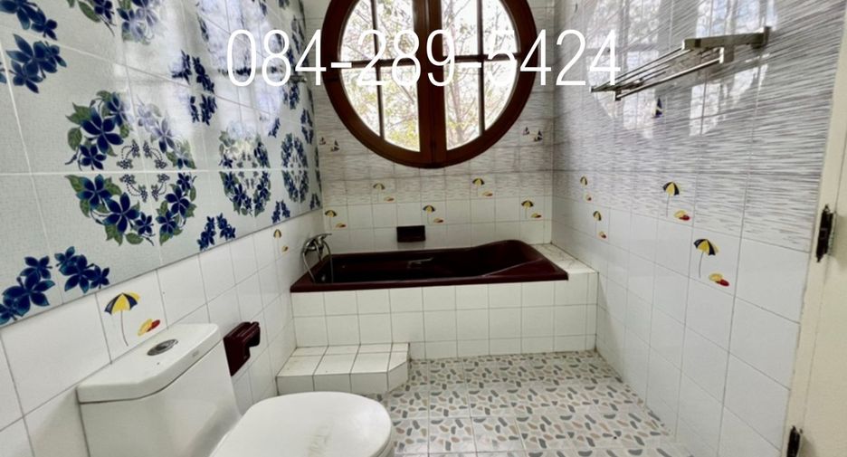 For sale 5 bedrooms house in Lak Si, Bangkok