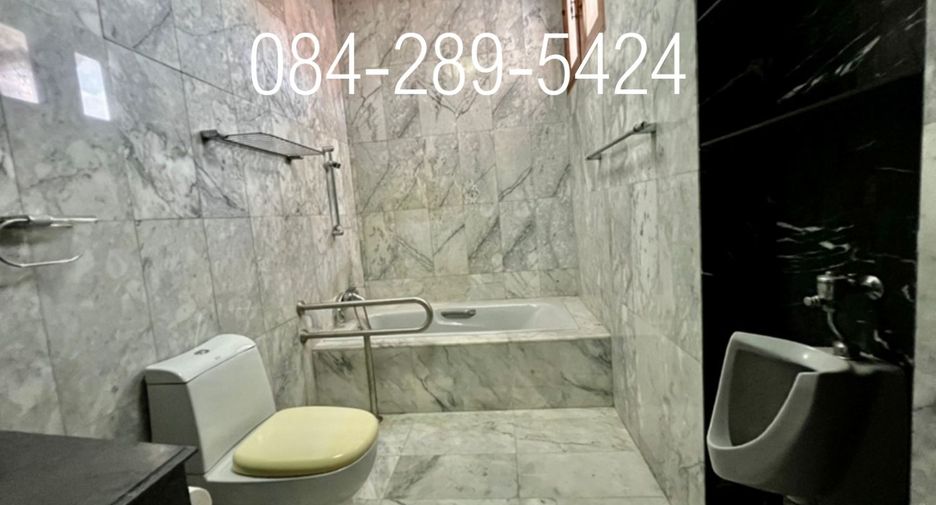 For sale 5 bedrooms house in Lak Si, Bangkok