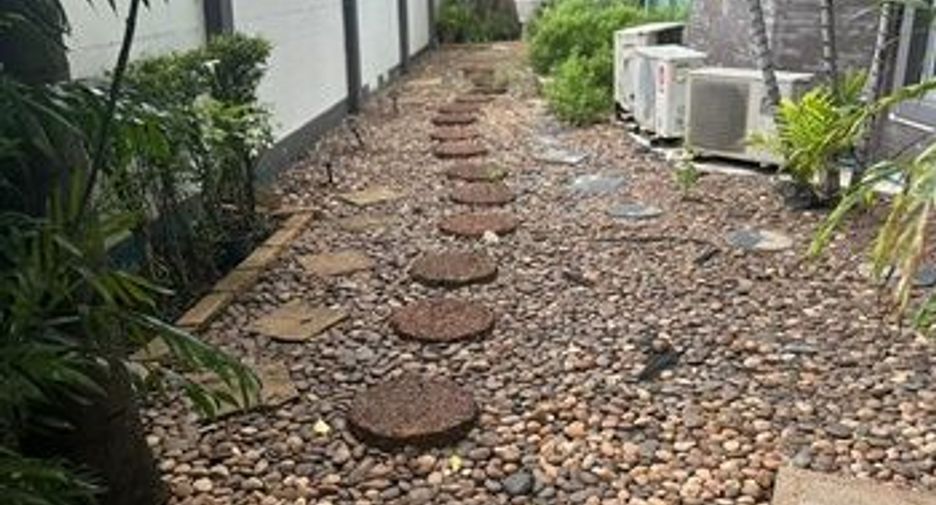 For sale 5 bedrooms house in Suan Luang, Bangkok