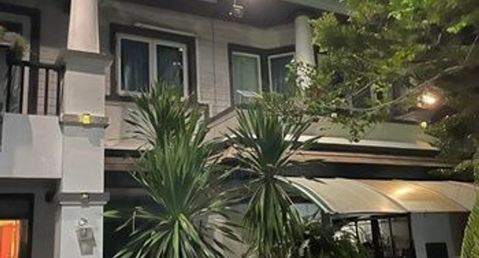 For sale 5 bedrooms house in Suan Luang, Bangkok