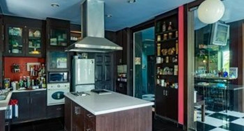 For sale 5 bedrooms house in Suan Luang, Bangkok