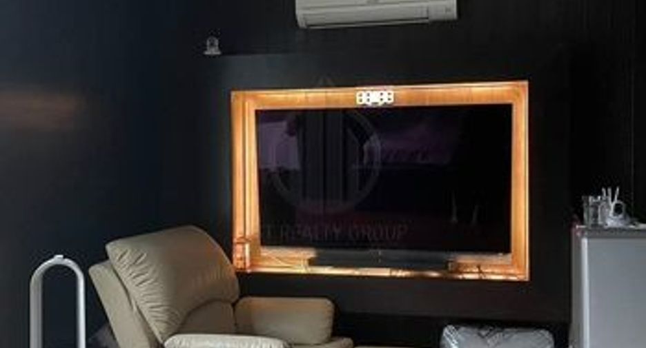 For sale 5 bedrooms house in Suan Luang, Bangkok