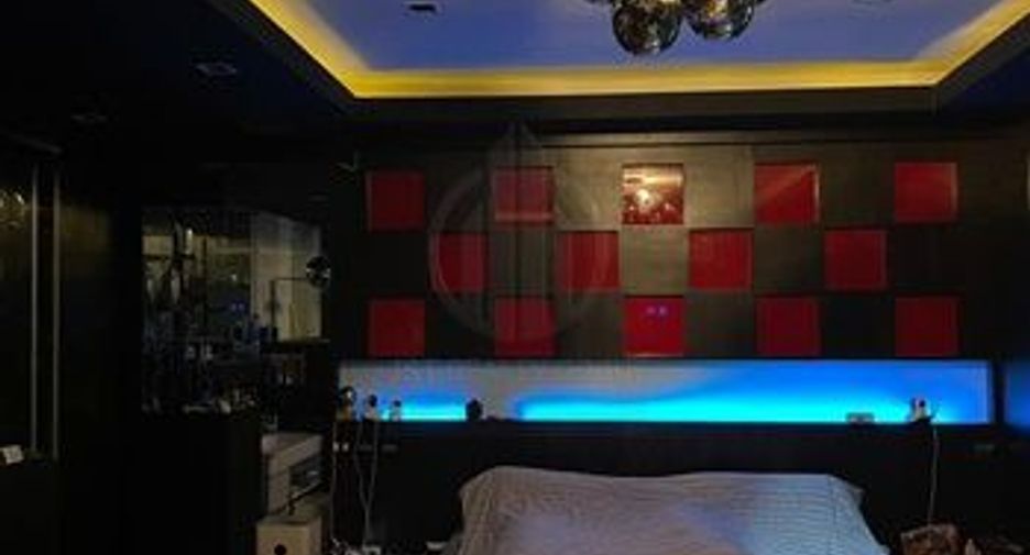 For sale 5 bedrooms house in Suan Luang, Bangkok