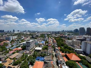 For sale 2 bedrooms condo in Phaya Thai, Bangkok