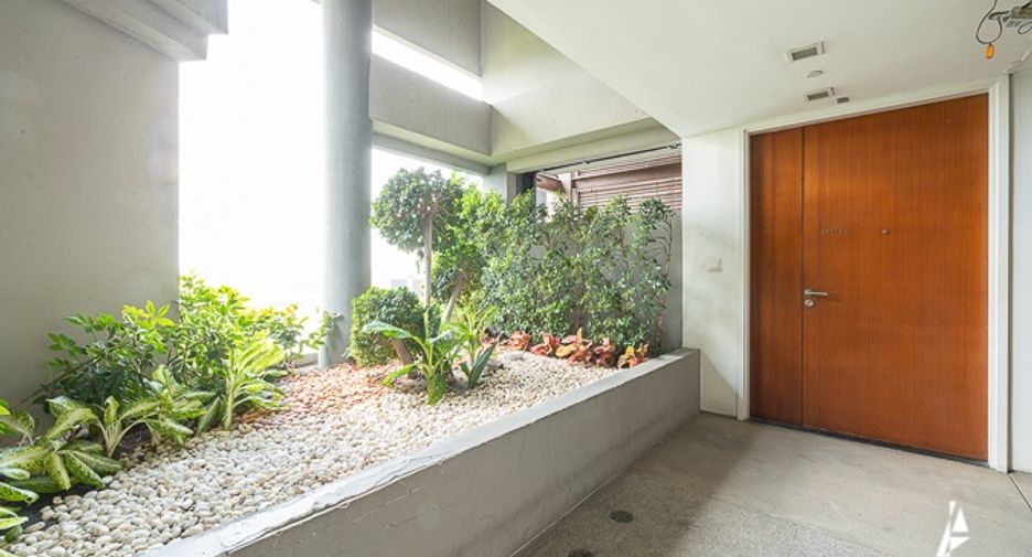 Wohnung zum Kauf mit 3 Zimmer in Yan Nawa, Bangkok