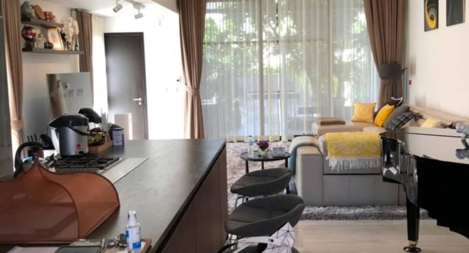 For sale 5 Beds house in Sathon, Bangkok