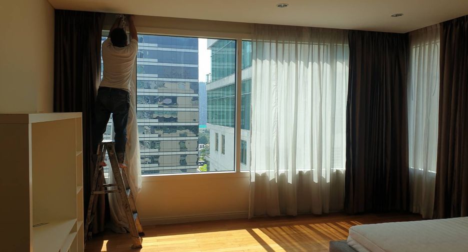 Condo en alquiler de 3 habitaciones en Sathon, Bangkok
