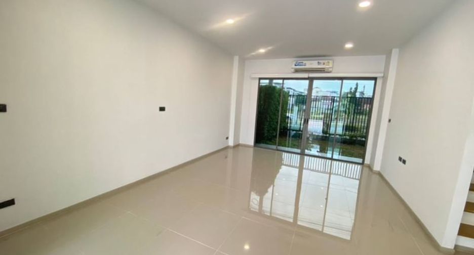 出租 3 卧室 独立屋 在 Suan Luang, 曼谷