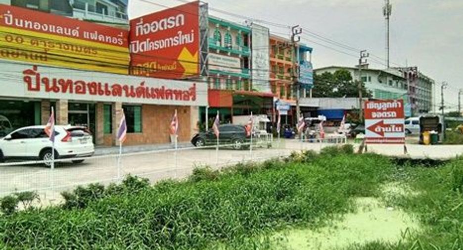 À vendre 3 chambres local commercial à Bang Bua Thong, Nonthaburi