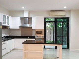 For rent 5 bedrooms house in Pak Kret, Nonthaburi