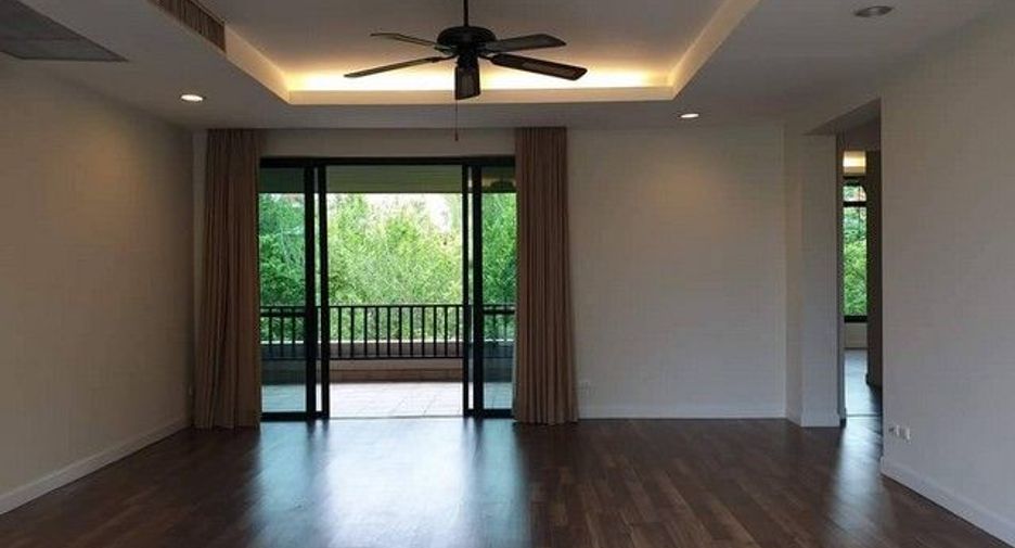 For rent 5 bedrooms house in Pak Kret, Nonthaburi