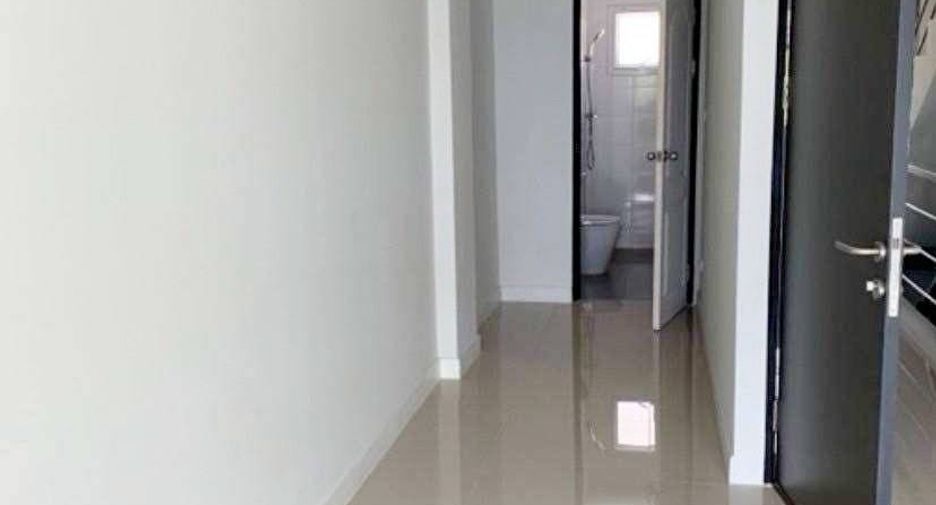 For rent and for sale 5 bed warehouse in Bang Na, Bangkok