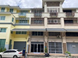 For rent and for sale 3 bed retail Space in Bang Khun Thian, Bangkok