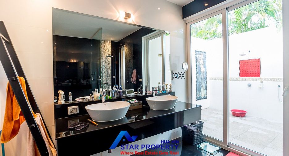 À vendre 4 chambres villa à Hua Hin, Prachuap Khiri Khan