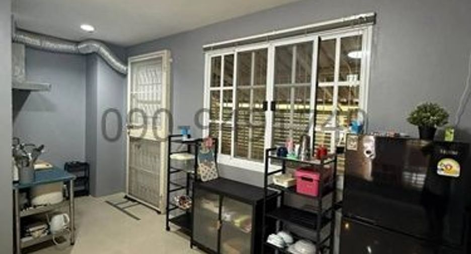 For sale 3 bedrooms house in Bang Kapi, Bangkok
