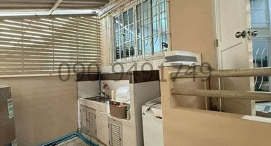 For sale 3 bedrooms house in Bang Kapi, Bangkok