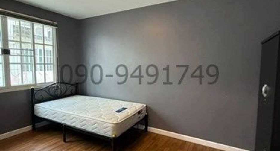 For sale 3 bedrooms house in Bang Kapi, Bangkok