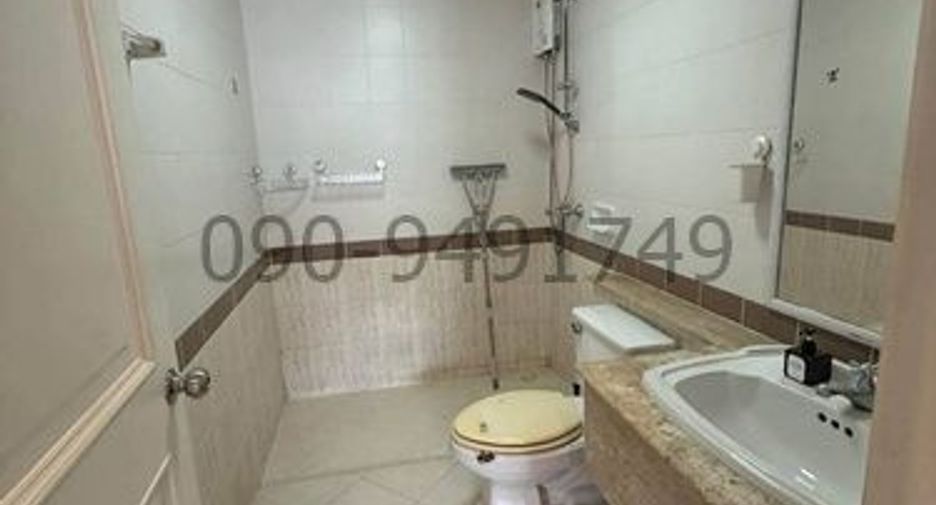 For sale 3 bedrooms house in Bang Kapi, Bangkok