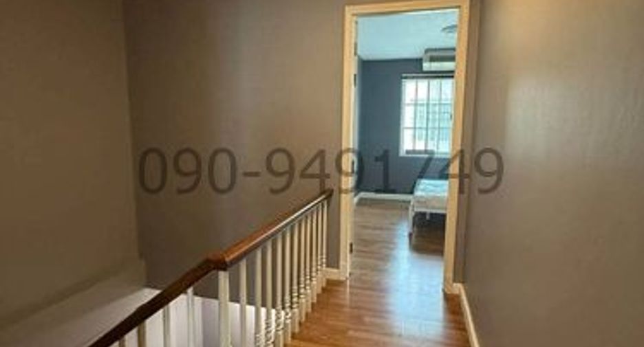 For sale 3 bedrooms house in Bang Kapi, Bangkok