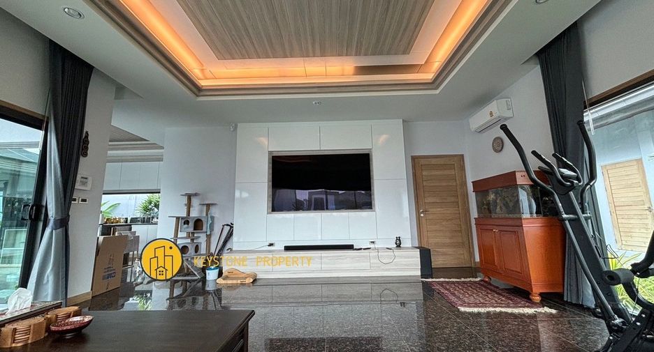 For sale 4 ベッドルーム villa in Bang Lamung, Chonburi