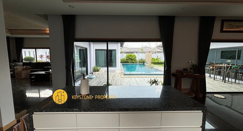 For sale 4 ベッドルーム villa in Bang Lamung, Chonburi