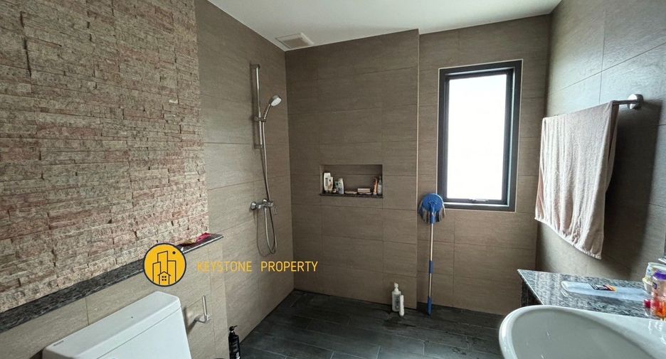For sale 4 ベッドルーム villa in Bang Lamung, Chonburi