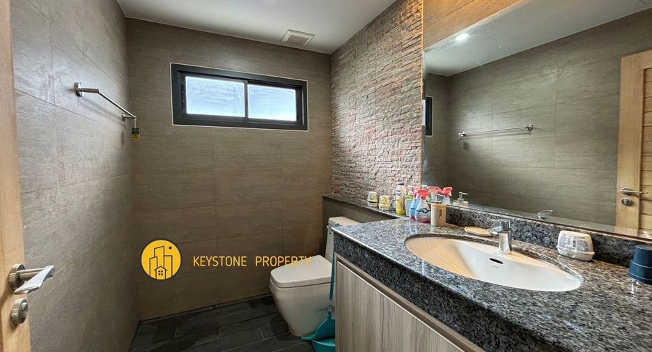 For sale 4 ベッドルーム villa in Bang Lamung, Chonburi