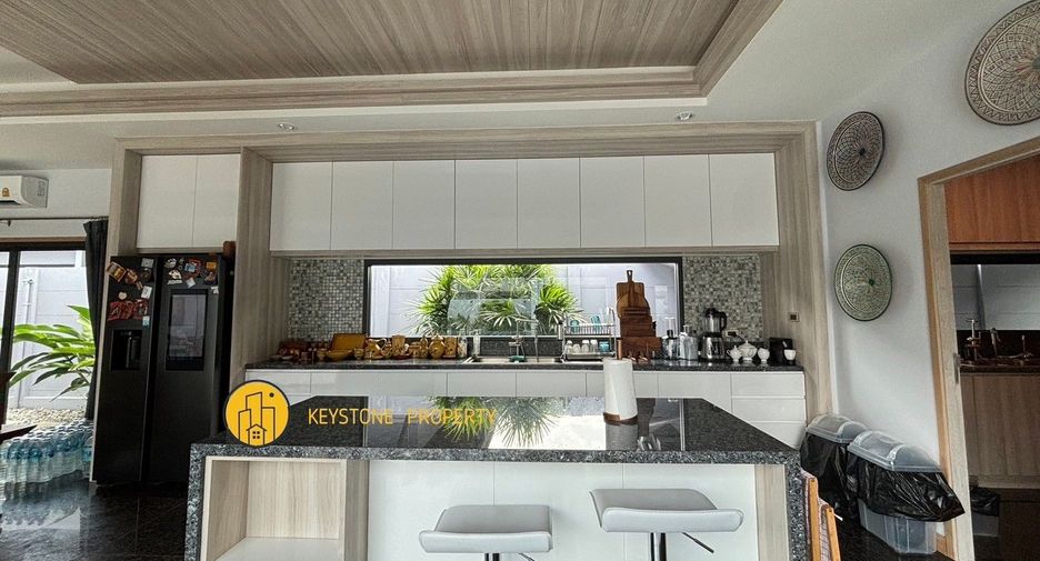 For sale 4 ベッドルーム villa in Bang Lamung, Chonburi