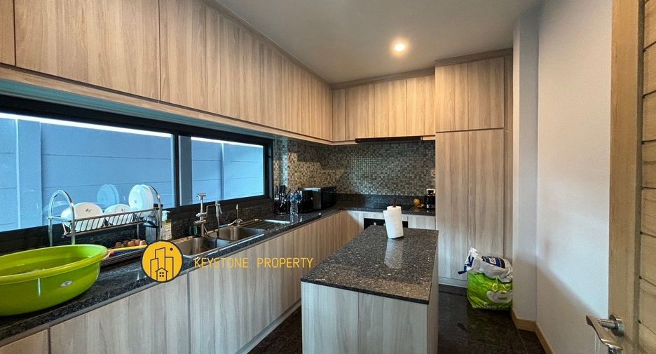 For sale 4 ベッドルーム villa in Bang Lamung, Chonburi