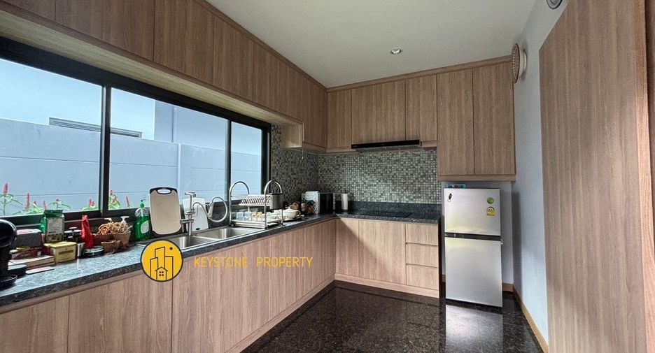 For sale 4 ベッドルーム villa in Bang Lamung, Chonburi