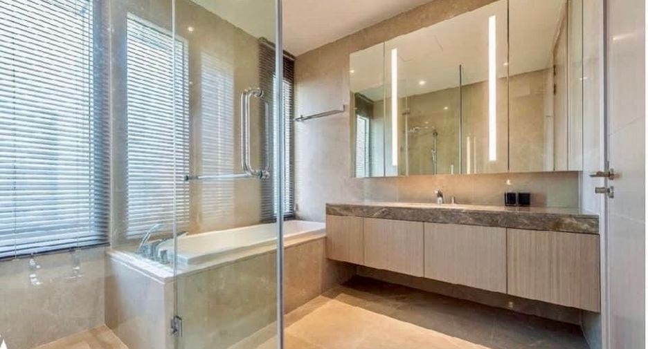 For sale 2 ベッドルーム condo in Khlong San, Bangkok