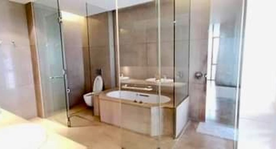 For sale 2 ベッドルーム condo in Khlong San, Bangkok
