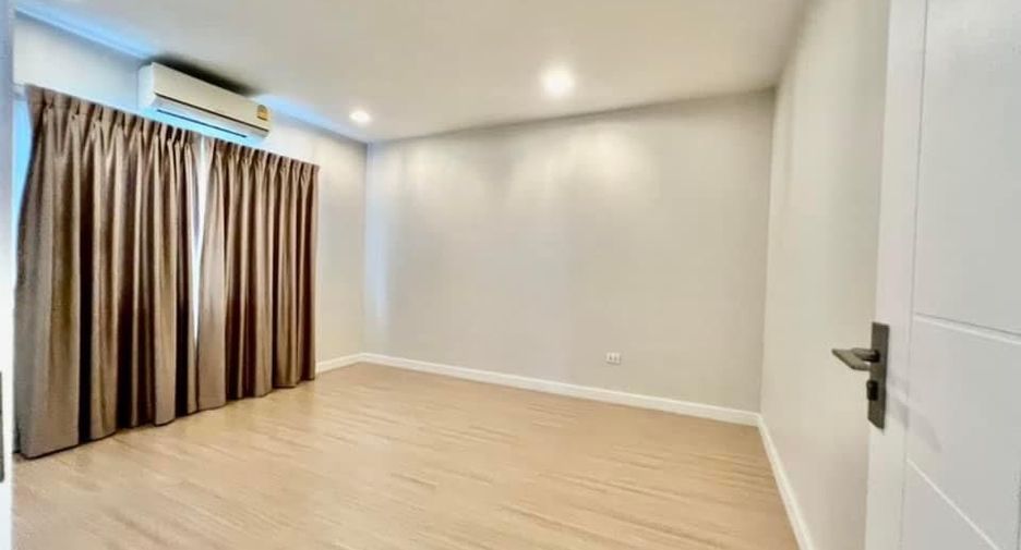 For rent 3 bed retail Space in Bang Phli, Samut Prakan