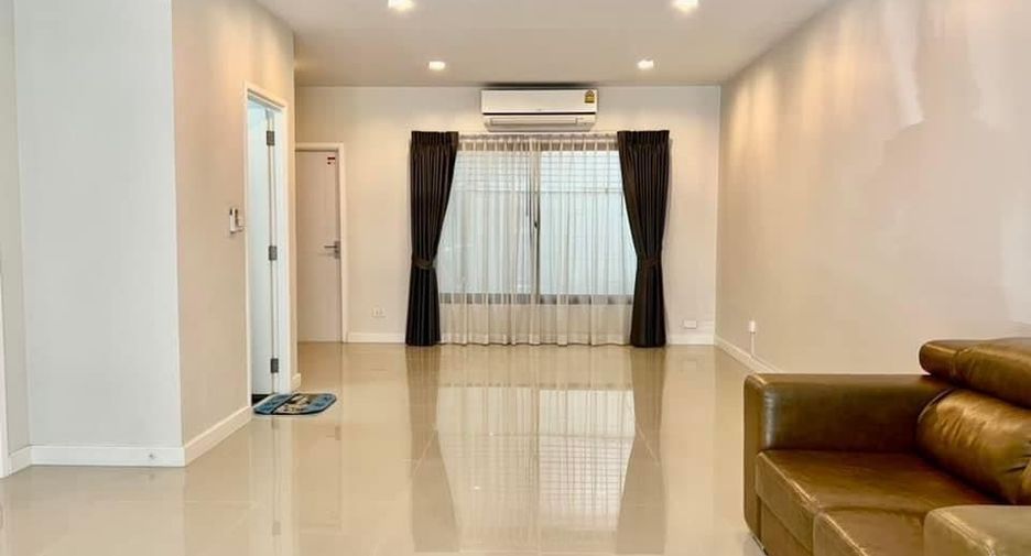For rent 3 bed retail Space in Bang Phli, Samut Prakan