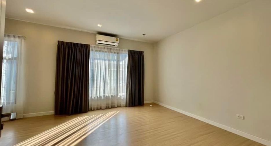 For rent 3 bed retail Space in Bang Phli, Samut Prakan