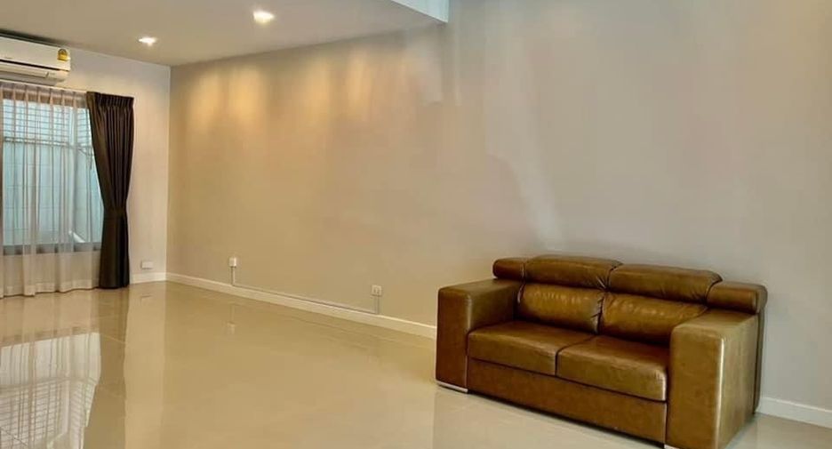 For rent 3 bed retail Space in Bang Phli, Samut Prakan