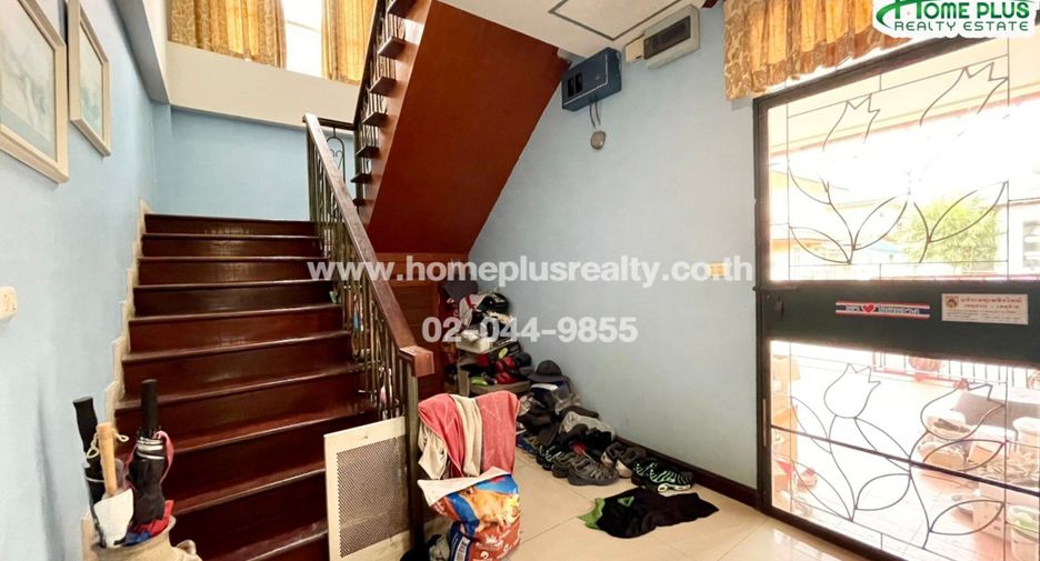 For sale 4 bed house in Mueang Pathum Thani, Pathum Thani
