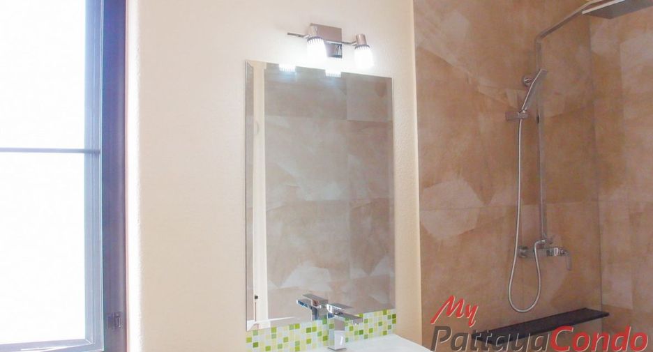 For sale 4 bedrooms house in Bang Lamung, Chonburi