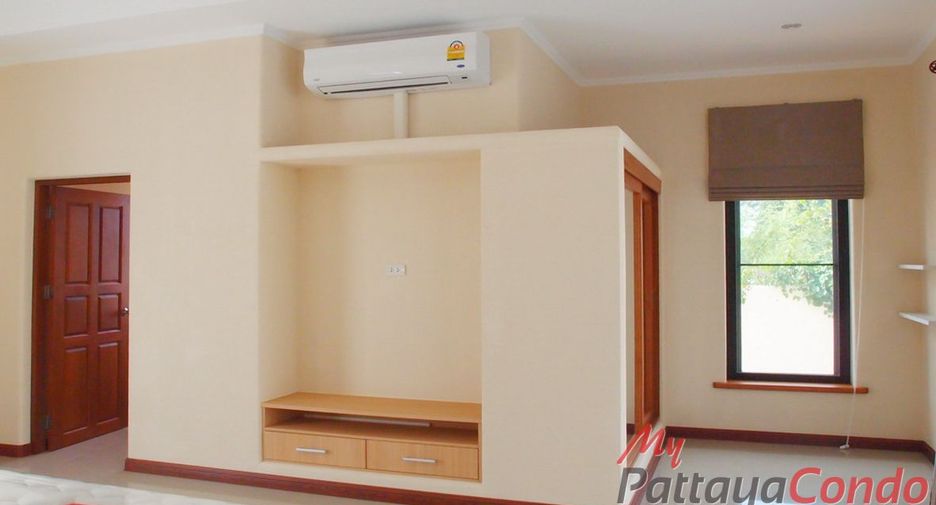 For sale 4 bedrooms house in Bang Lamung, Chonburi