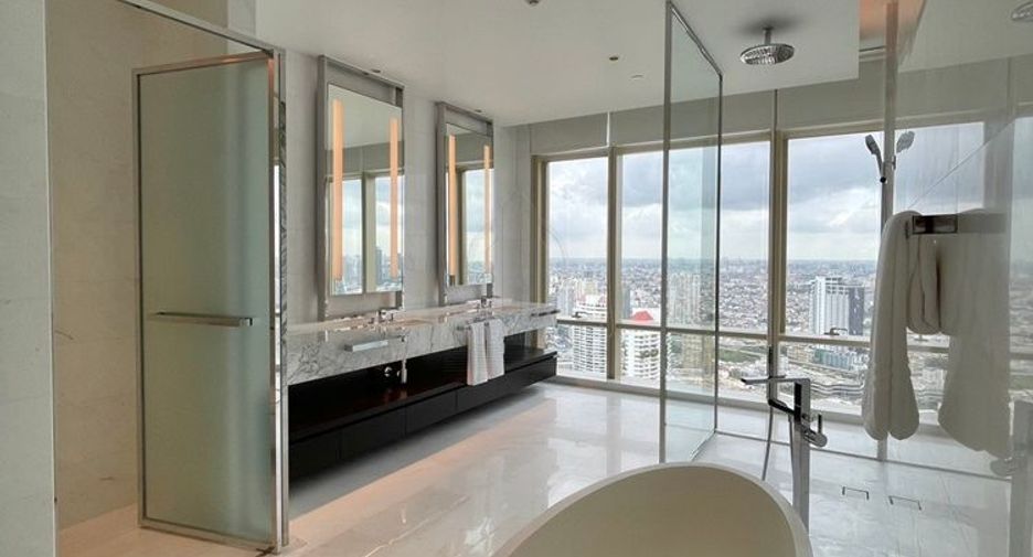 Condo en venta de 3 habitaciones en Bang Kho Laem, Bangkok